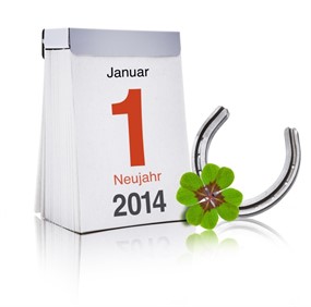 挂历和四叶草图片